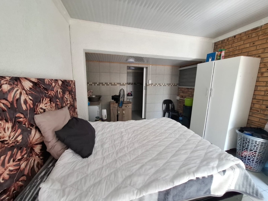 5 Bedroom Property for Sale in Oos Einde North West